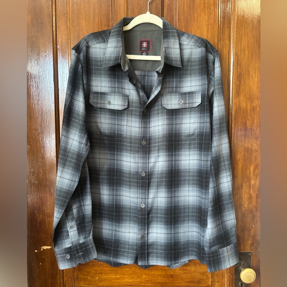 Men’s Swiss Tech Shirt Bundle  (3) - Picture 2 of 8